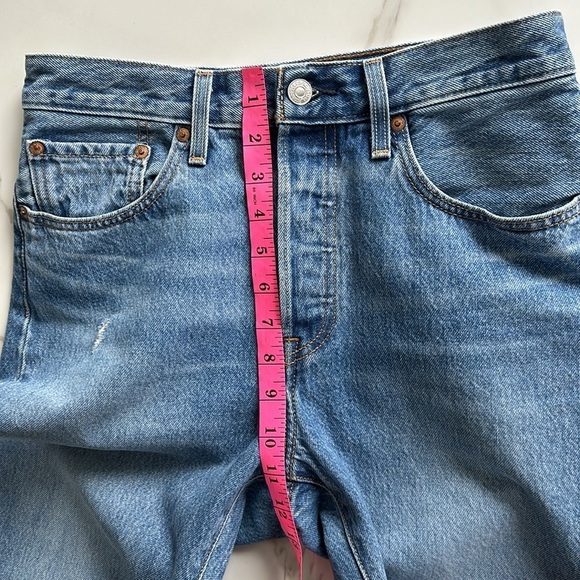 LEVIS 501 jeans Levi’s jeans distressed frayed hem size 28 x 30 blue - Picture 10 of 12